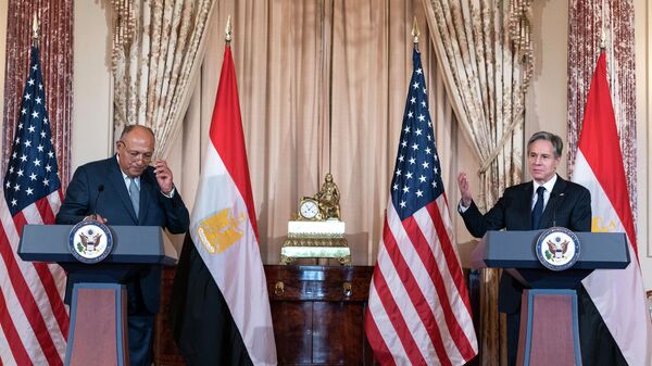 Ministro das Relações Exteriores do Egito, Sameh Shoukry, e o secretário de Estado dos EUA, Antony Blinken, durante encontro em 2021 - Sputnik Brasil