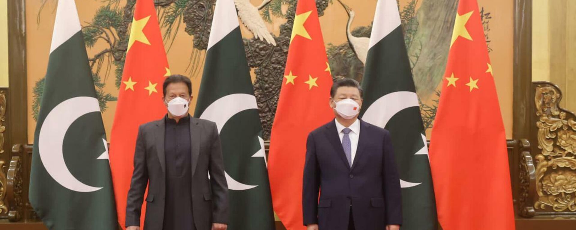 Presidente chinês, Xi Jinping, durante negociações com o premiê paquistanês, Imran Khan, 6 de fevereiro de 2022 - Sputnik Brasil, 1920, 07.02.2022