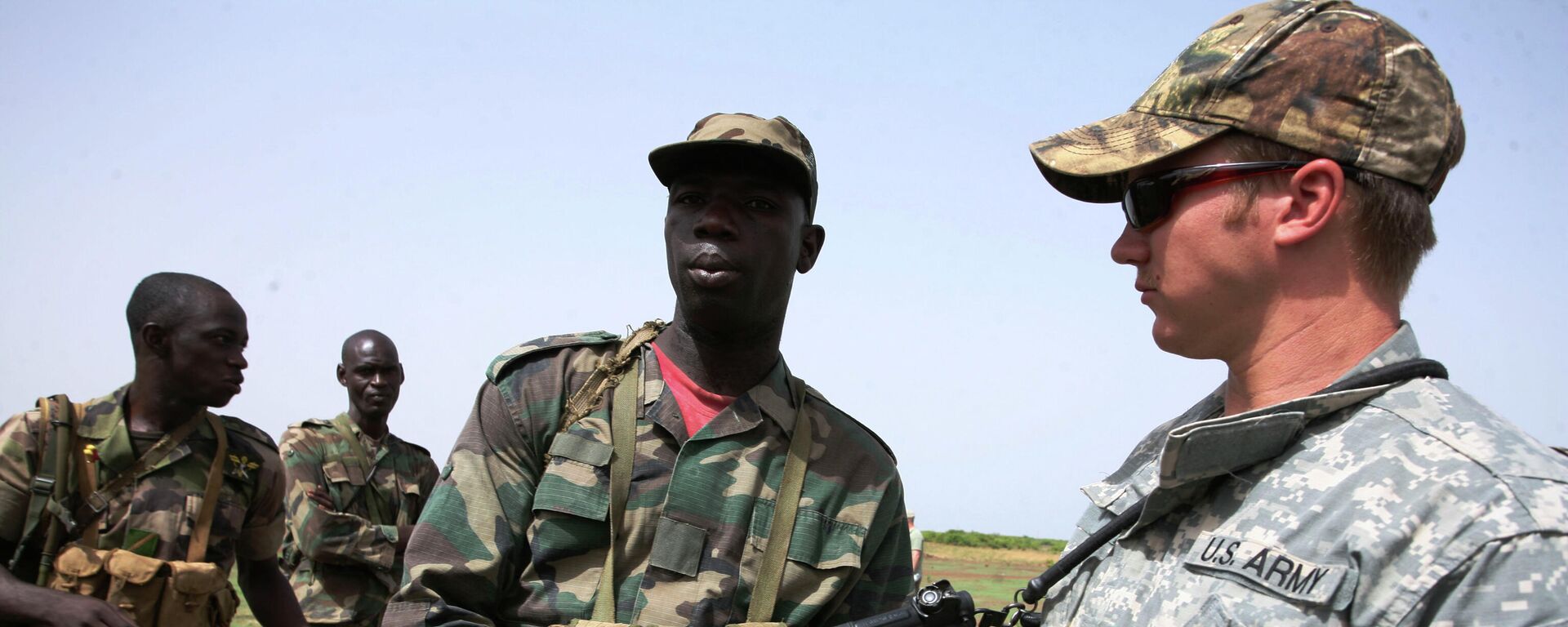 Em Kita, no Mali, soldados de elite malinenses participam de exercícios militares conjuntos com forças especiais dos Estados Unidos, em 10 de maio de 2010 - Sputnik Brasil, 1920, 05.08.2022