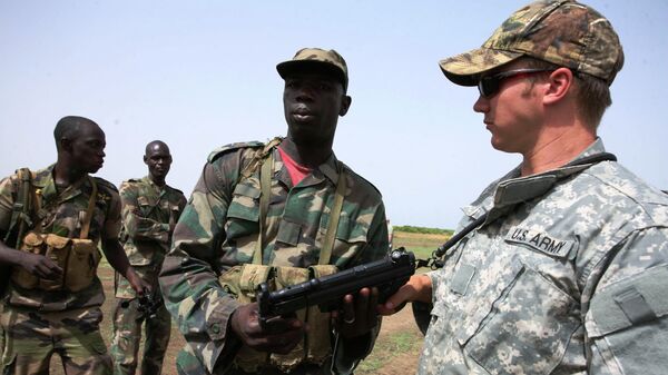 Em Kita, no Mali, soldados de elite malinenses participam de exercícios militares conjuntos com forças especiais dos Estados Unidos, em 10 de maio de 2010 - Sputnik Brasil