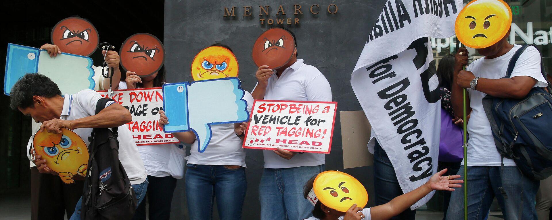 Manifestantes protestam contra notícias falsas e discursos de ódio no Facebook. Filipinas, 8 de maio de 2019 - Sputnik Brasil, 1920, 21.12.2023