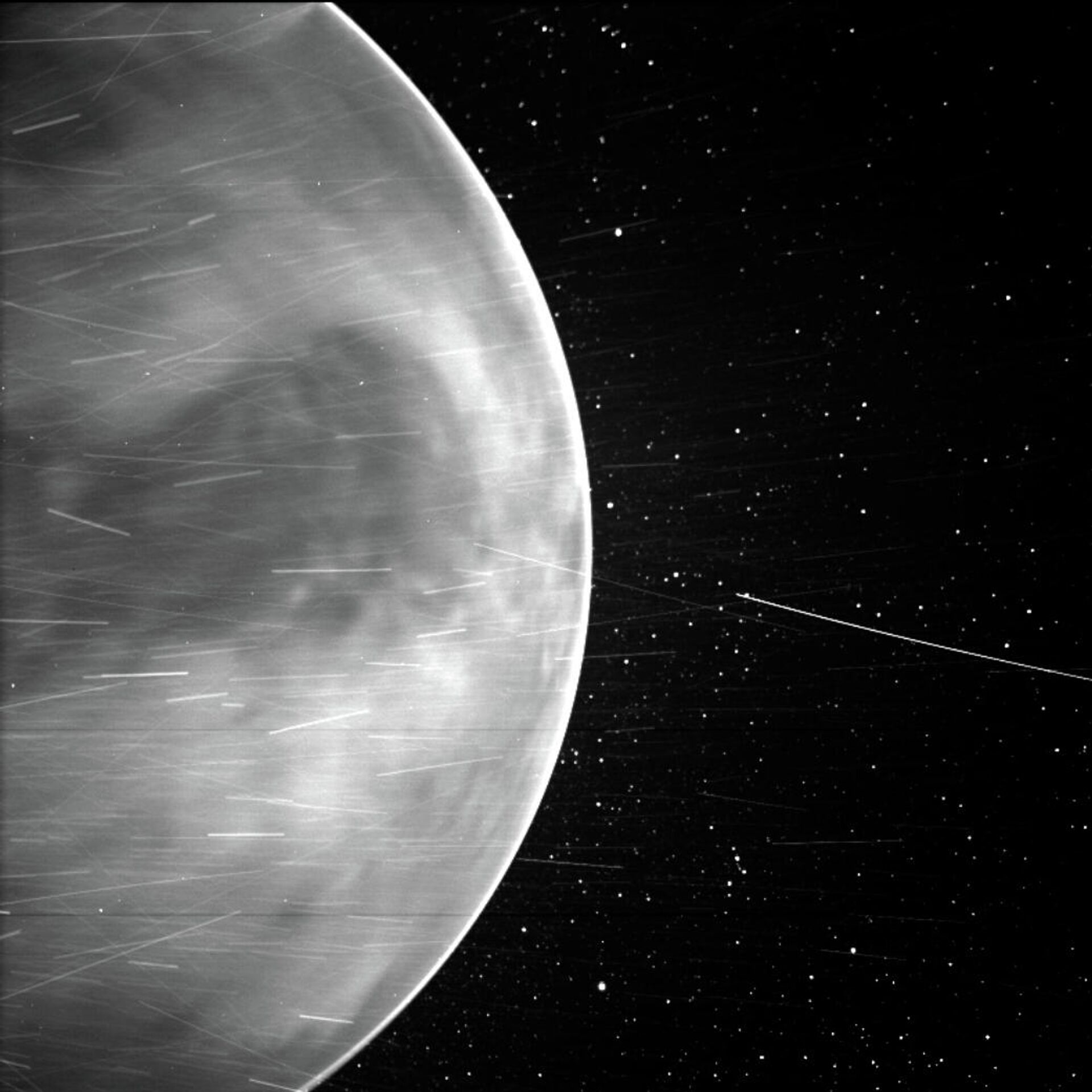 Diferença de luzes capturadas pela primeira vez na superfície de Vênus - Sputnik Brasil, 1920, 09.02.2022