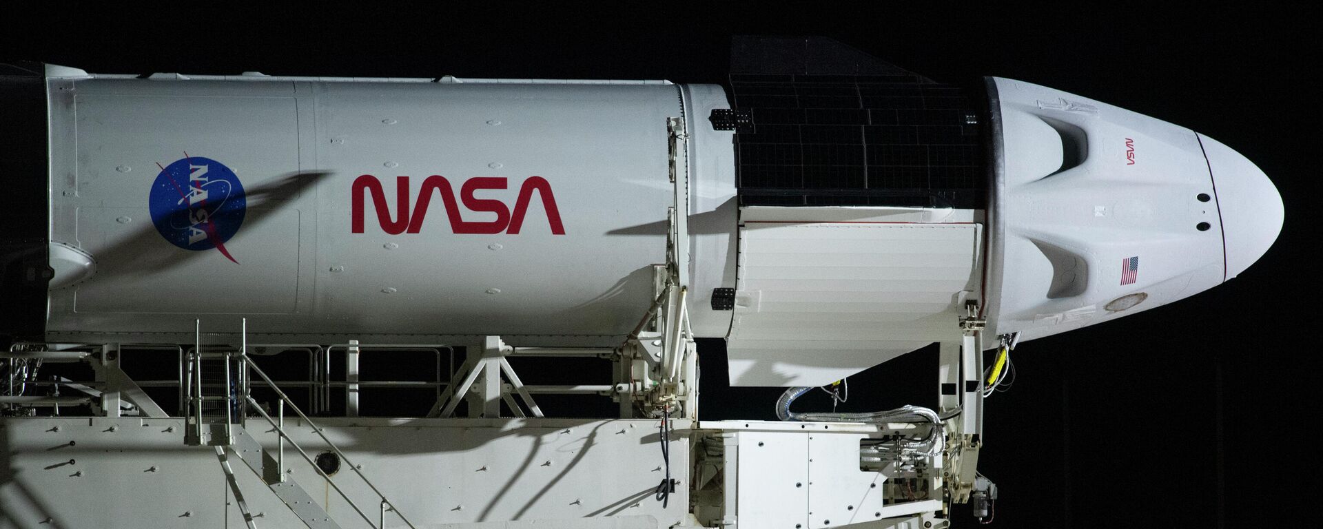 Em Cabo Canaveral, no estado norte-americano da Flórida, um foguete da SpaceX é preparado para lançamento, em 27 de outubro de 2021 - Sputnik Brasil, 1920, 09.02.2022