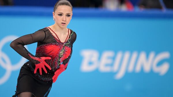 Patinadora russa Kamila Valieva participando nos Jogos Olímpicos de Inverno de 2022 em Pequim - Sputnik Brasil