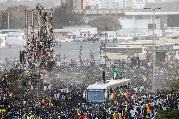 Celebração da vitória da seleção de futebol do Senegal na Copa da Nações Africanas após derrotar o Egito na final - Sputnik Brasil