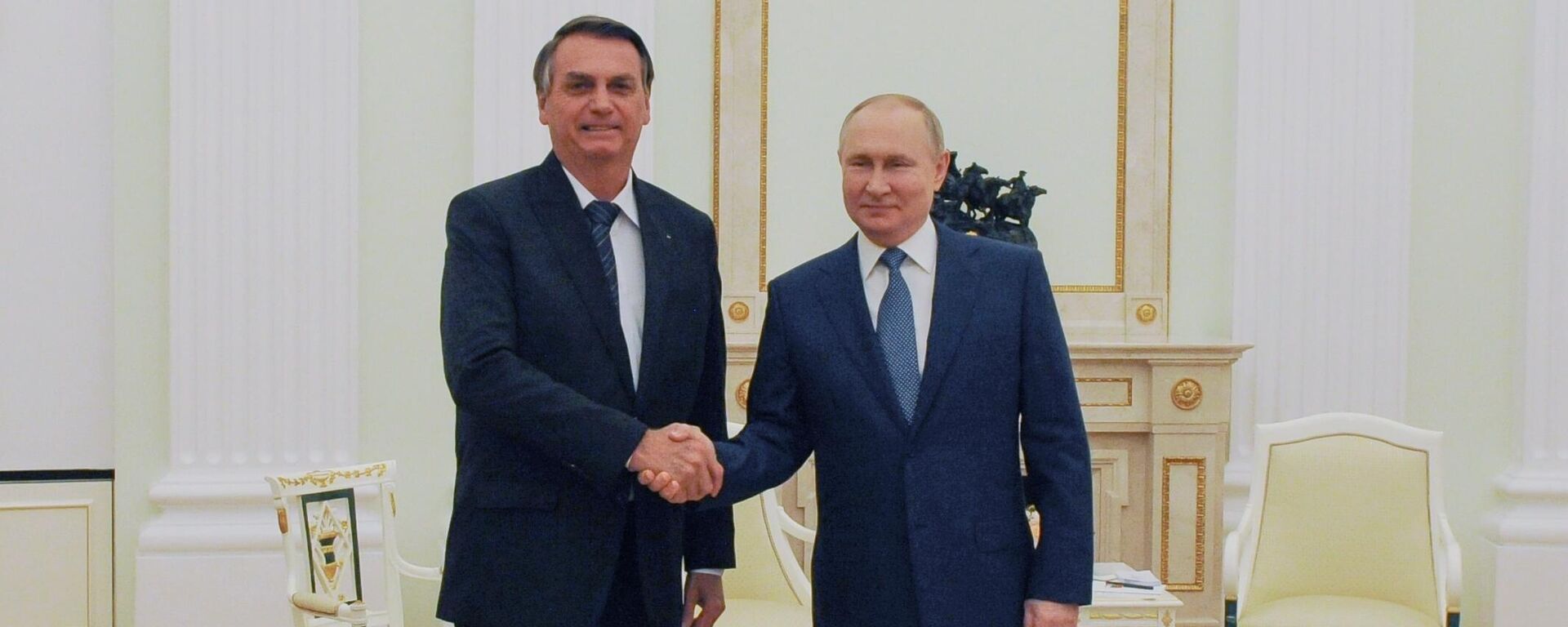 Jair Bolsonaro (à esquerda), presidente do Brasil, e Vladimir Putin, presidente da Rússia, durante encontro oficial no Kremlin. Rússia, 16 de fevereiro de 2022 - Sputnik Brasil, 1920, 16.02.2022