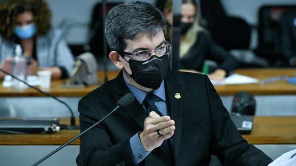 Senador Randolfe Rodrigues no Senado, 15 de fevereiro de 2022 - Sputnik Brasil