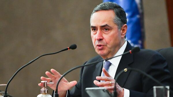 Presidente do TSE Ministro do Luiz Roberto Barroso concede entrevista de encerramento da gestão e sobre segurança das urnas nas eleições de 2022, 17 de fevereiro de 2022 - Sputnik Brasil