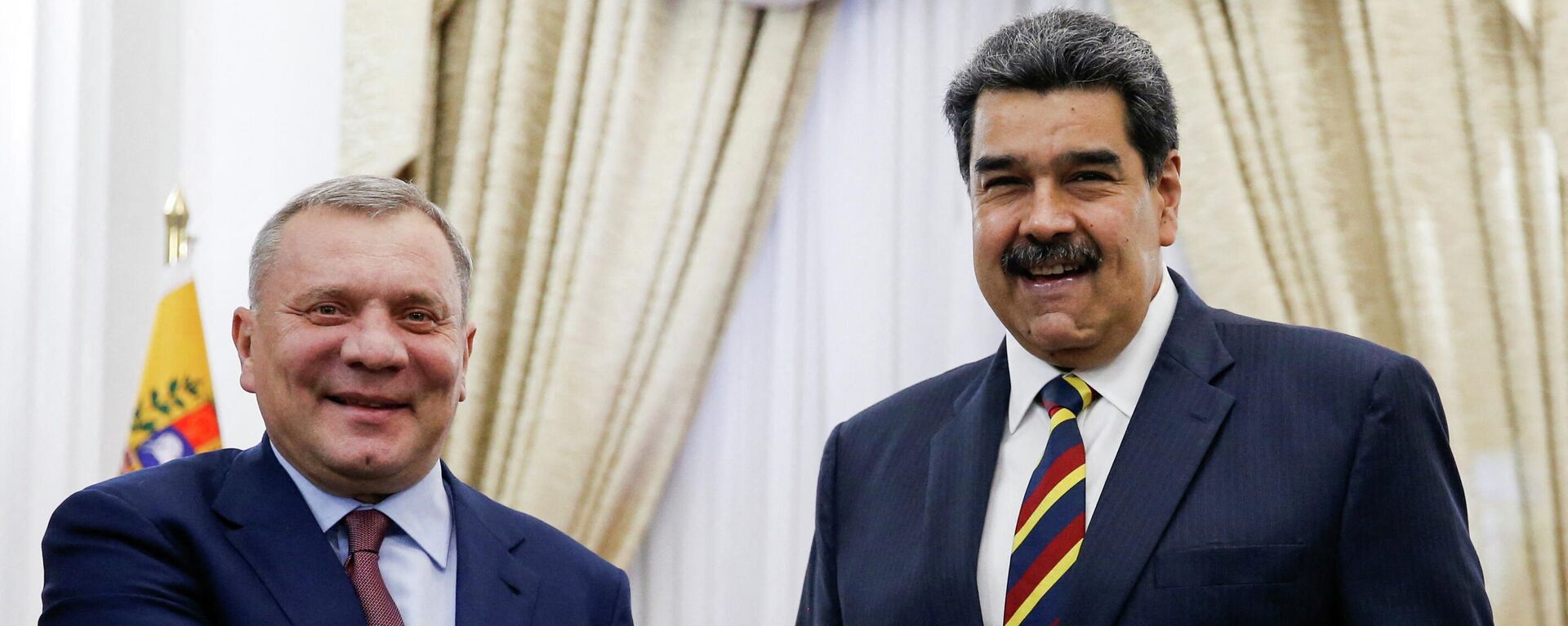 Vice-primeiro-ministro da Rússia Yuri Borisov e presidente da Venezuela Nicolás Maduro  - Sputnik Brasil, 1920, 18.02.2022