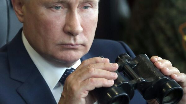 Presidente Vladimir Putin no polígono Mulino durante manobras militares conjuntas entre Belarus e Rússia, região de Nizhny Novgorod, Rússia, 13 de setembro de 2021 - Sputnik Brasil