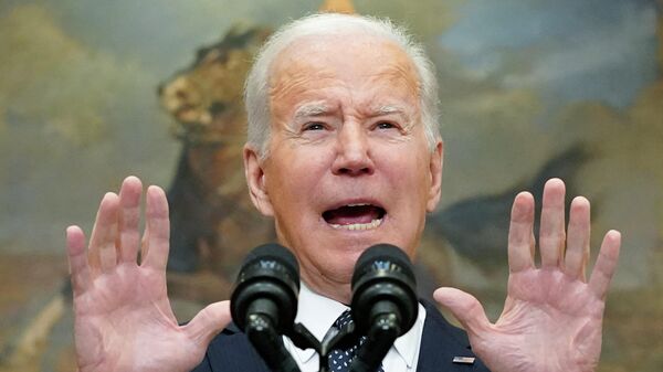 O presidente dos EUA, Joe Biden, concede entrevista coletiva sobre a crise na Ucrânia na Casa Branca, em Washington, em 18 de fevereiro de 2022 - Sputnik Brasil