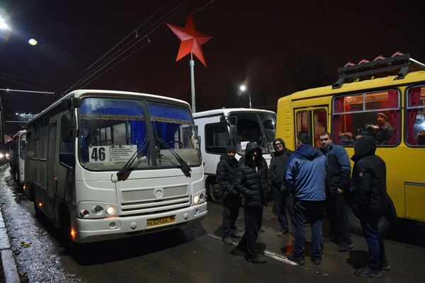Evacuação em massa de civis da república popular de Donetsk (RPD) para a região russa de Rostov. - Sputnik Brasil