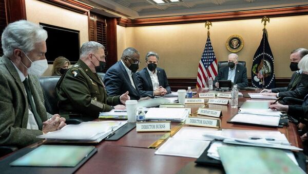 Presidente dos EUA, Joe Biden, durante encontro do Conselho de Segurança Nacional sobre o desenvolvimento da situação na fronteira ucraniana, Washington, 20 de fevereiro de 2022 - Sputnik Brasil