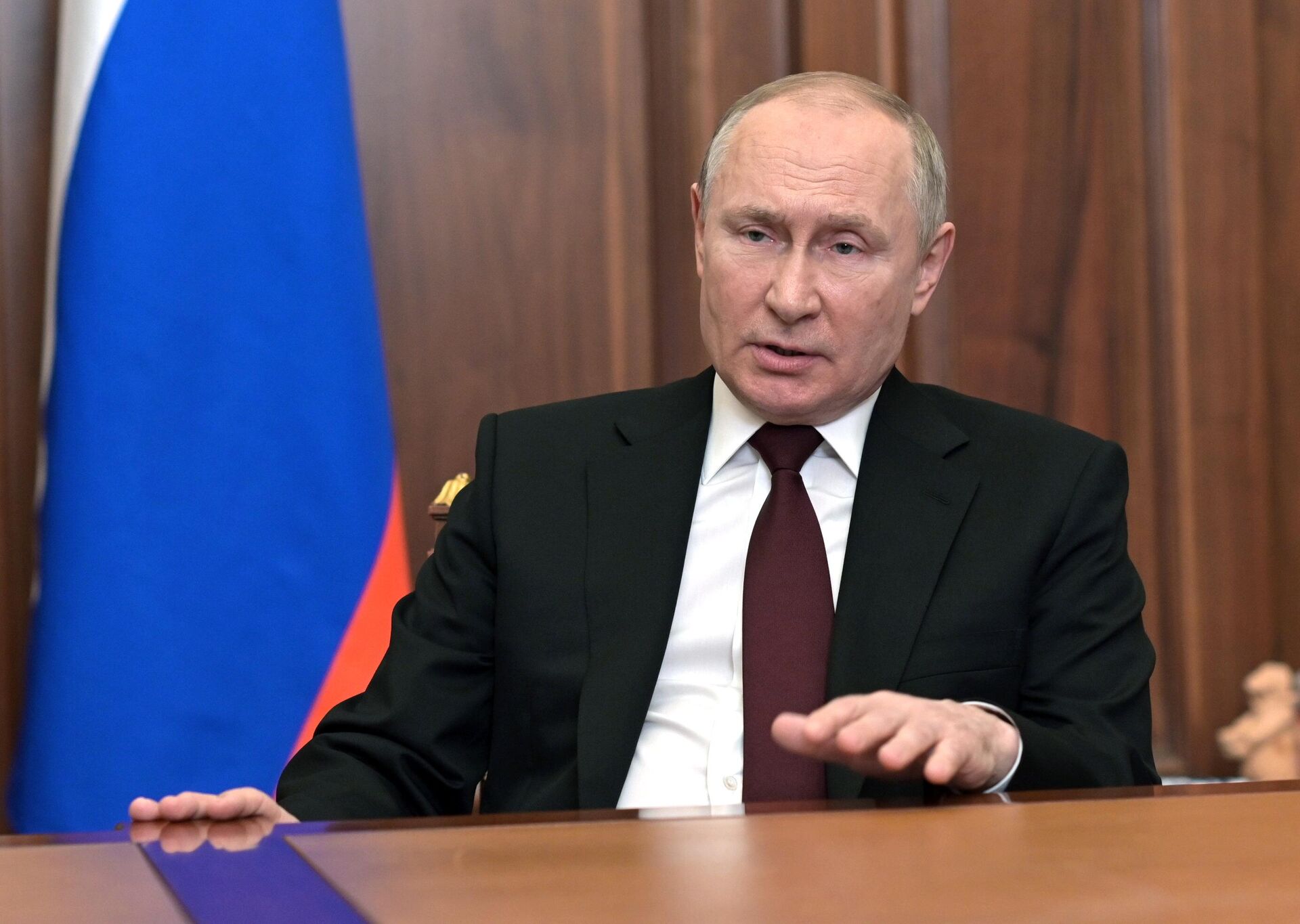 Presidente da Rússia, Vladimir Putin, durante o discurso televisionado à nação, 21 de fevereiro de 2021 - Sputnik Brasil, 1920, 24.02.2022