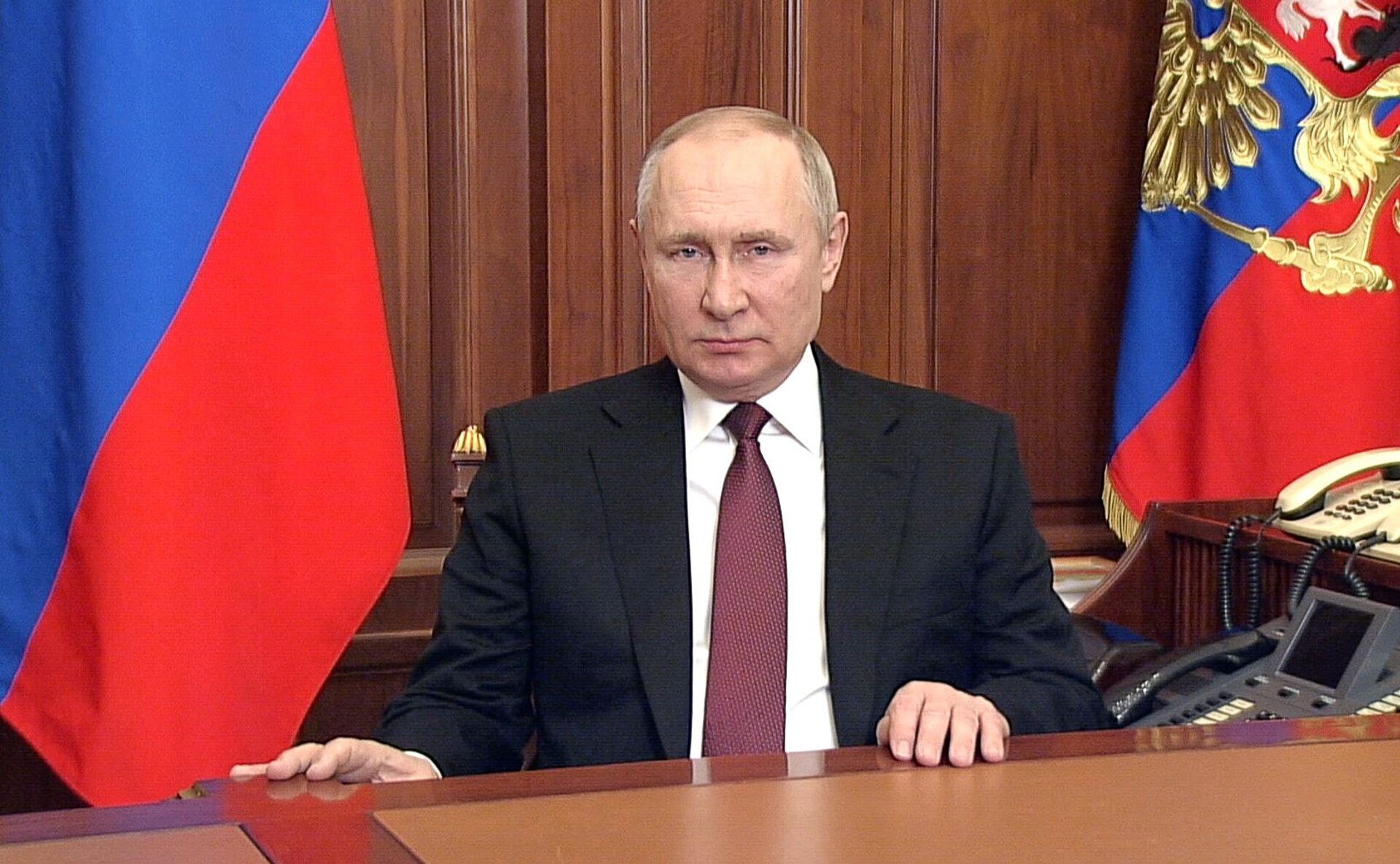 Presidente da Rússia, Vladimir Putin, durante discurso ao povo em 24 de fevereiro de 2024 - Sputnik Brasil, 1920, 25.02.2022