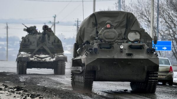 Forças russas repelem da fronteira grupos terroristas de Kiev e lhes causam grandes baixas, diz MD