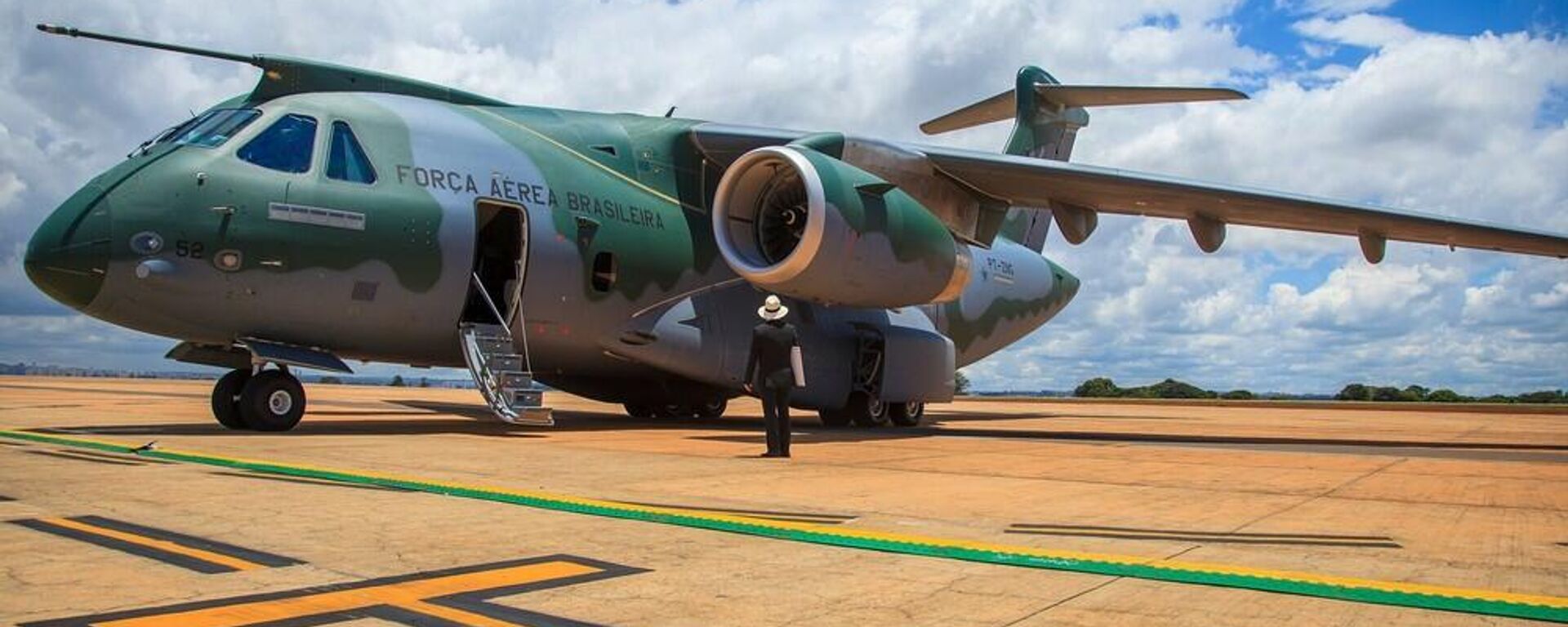 Modelo de avião KC-390 Millennium que poderá ser usado pela FAB para transporte de brasileiros que tentam deixar a Ucrânia - Sputnik Brasil, 1920, 12.04.2023