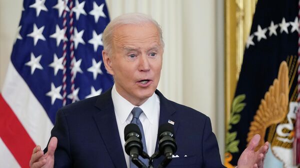 O presidente Joe Biden fala na Casa Branca, em Washington, em 28 de fevereiro de 2022. - Sputnik Brasil