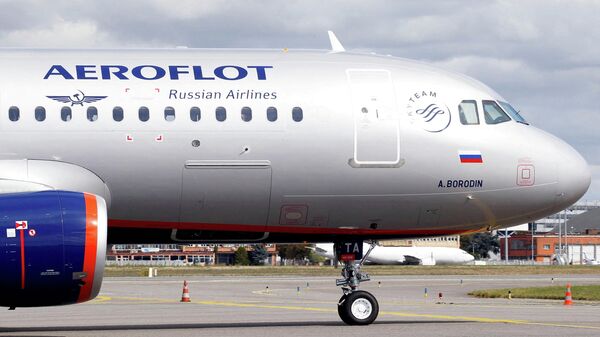 Uma aeronave da principal companhia aérea russa, a Aeroflot, é vista em Colomiers, perto de Toulouse, na França, em 26 de setembro de 2017. - Sputnik Brasil