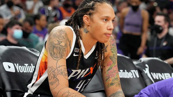 Brittney Griner, pivô do Phoenix Mercury (42), durante a primeira metade do jogo 2 das finais da WNBA contra o Chicago Sky, em 13 de outubro de 2021. - Sputnik Brasil