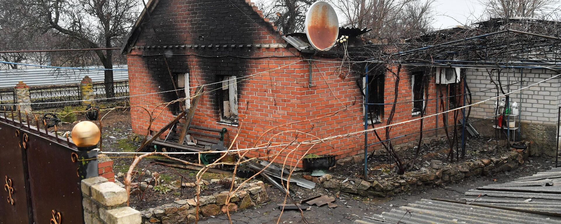 Casa residencial destruída em Nikolaevka, República Popular de Donetsk - Sputnik Brasil, 1920, 06.03.2022