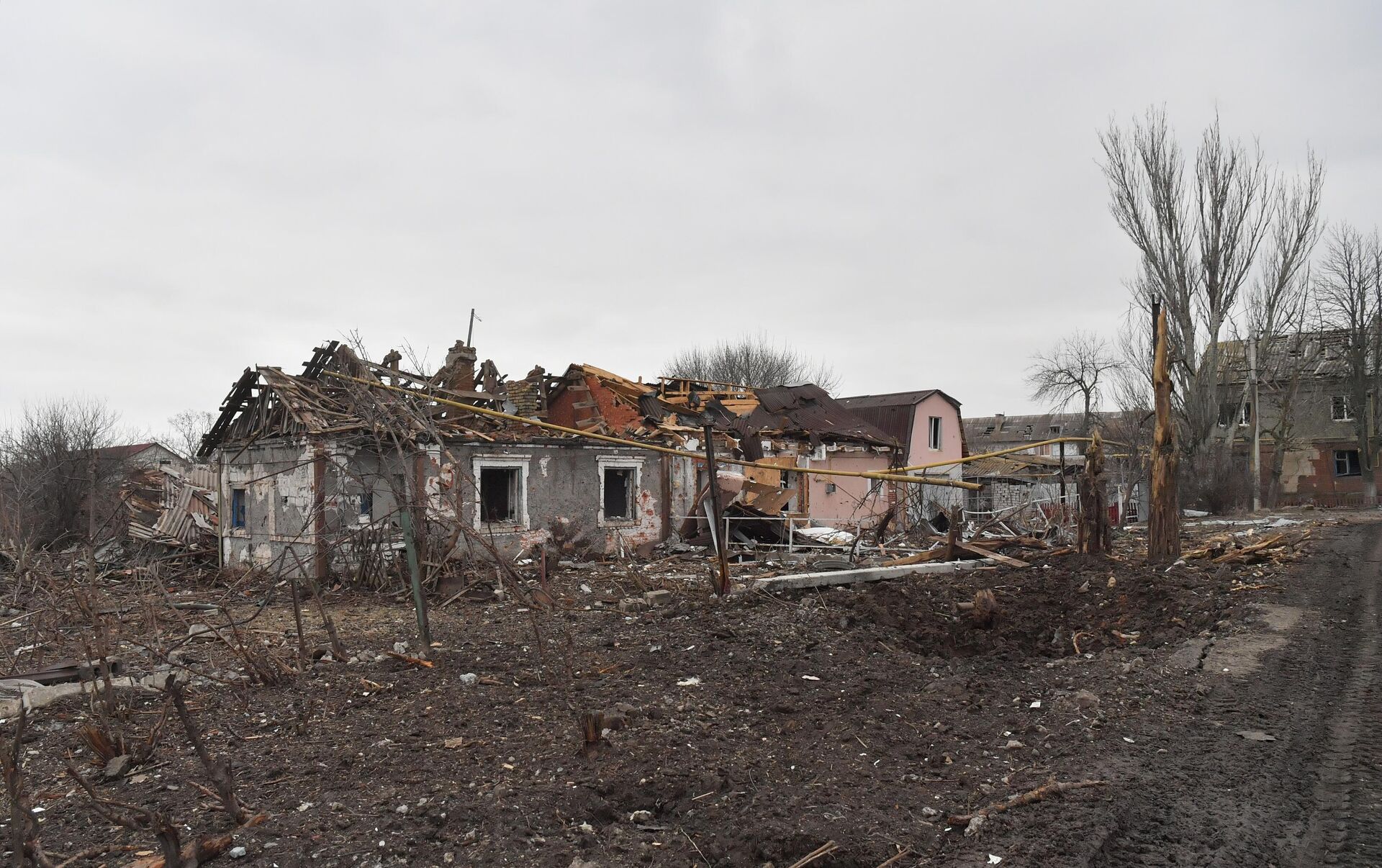 Casas destruídas após combates em Solino, na República Popular de Donetsk (RPD) - Sputnik Brasil, 1920, 06.03.2022