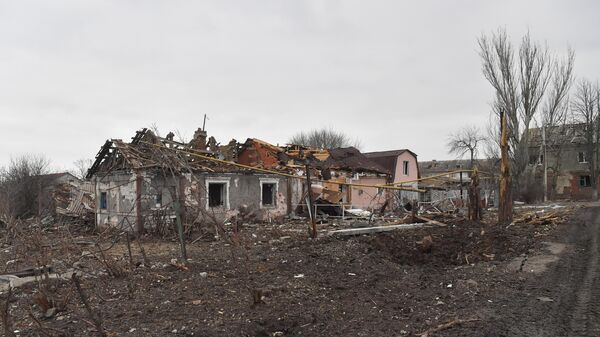 Casas destruídas após combates em Solino, na República Popular de Donetsk (RPD) - Sputnik Brasil