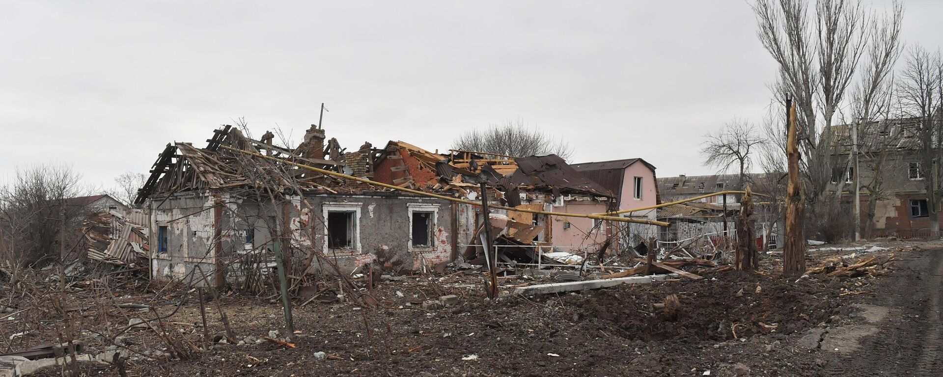 Casas destruídas após combates em Solino, na República Popular de Donetsk (RPD) - Sputnik Brasil, 1920, 09.04.2024
