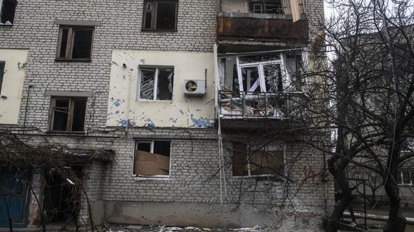 Casa residencial destruída em Schastie, República Popular de Lugansk - Sputnik Brasil