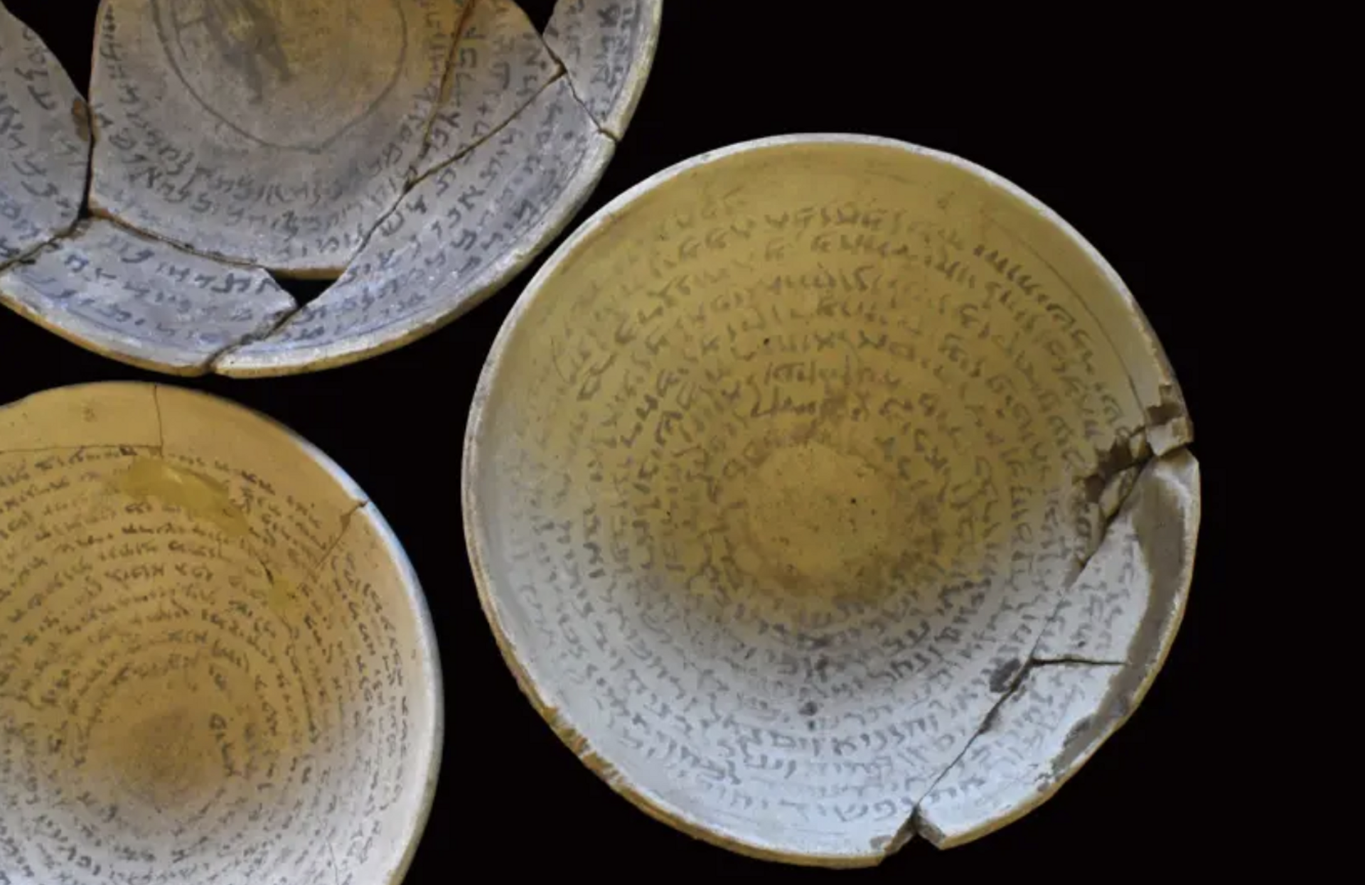 Tigelas de encantamento de mais de 1.500 anos recuperadas em Jerusalém - Sputnik Brasil, 1920, 07.03.2022