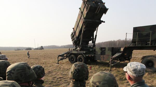 Em Sochaczew, na Polônia, tropas norte-americanas e polonesas realizam teste com o sistema antiaéreo Patriot, em 21 de março de 2015 - Sputnik Brasil
