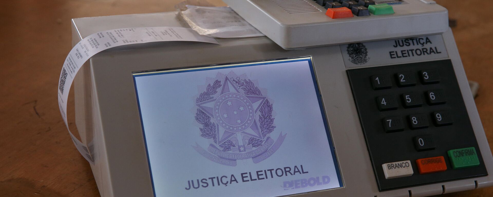 Imagem de uma urna eletrônica no Tribunal Regional Eleitoral do Distrito Federal (TRE-DF), em Brasília, em 19 de setembro de 2018 - Sputnik Brasil, 1920, 09.03.2022