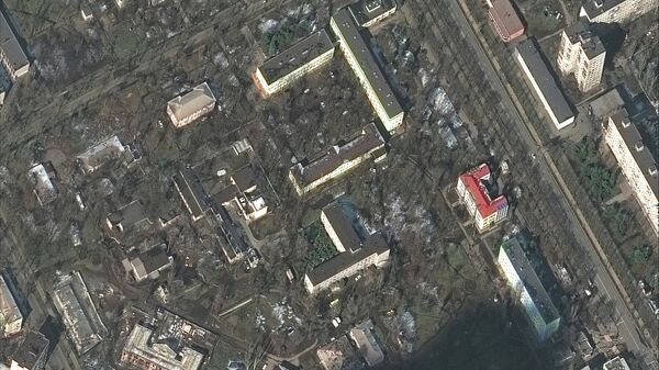 Uma imagem de satélite mostra a maternidade e os edifícios médicos antes do bombardeio em Mariupol, em meio a operação especial militar da Rússia em andamento na Ucrânia, 9 de março de 2022 - Sputnik Brasil