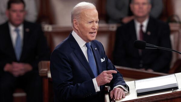 O presidente dos EUA, Joe Biden, faz o discurso do Estado da União durante uma sessão conjunta do Congresso na Câmara da Câmara do Capitólio dos EUA em 1º de março de 2022 em Washington, DC, EUA - Sputnik Brasil