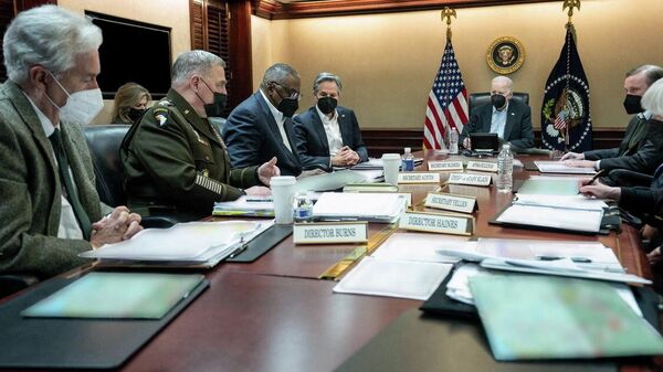 Joe Biden, presidente norte-americano, durante encontro do Conselho de Segurança Nacional em Washington, EUA, 20 de fevereiro de 2022 - Sputnik Brasil