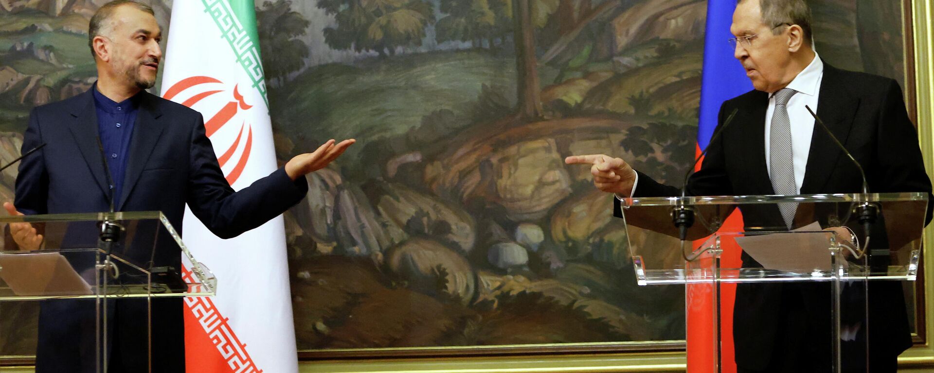 Hossein Amir-Abdollahian, chanceler iraniano, e Sergei Lavrov, chanceler russo, durante coletiva de imprensa conjunta em Moscou, Rússia, 15 de março de 2022 - Sputnik Brasil, 1920, 15.03.2022