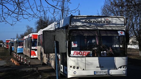 Comboio humanitário de ônibus em Berdyansk, seguindo desde Zaporozhie a Mariupol - Sputnik Brasil