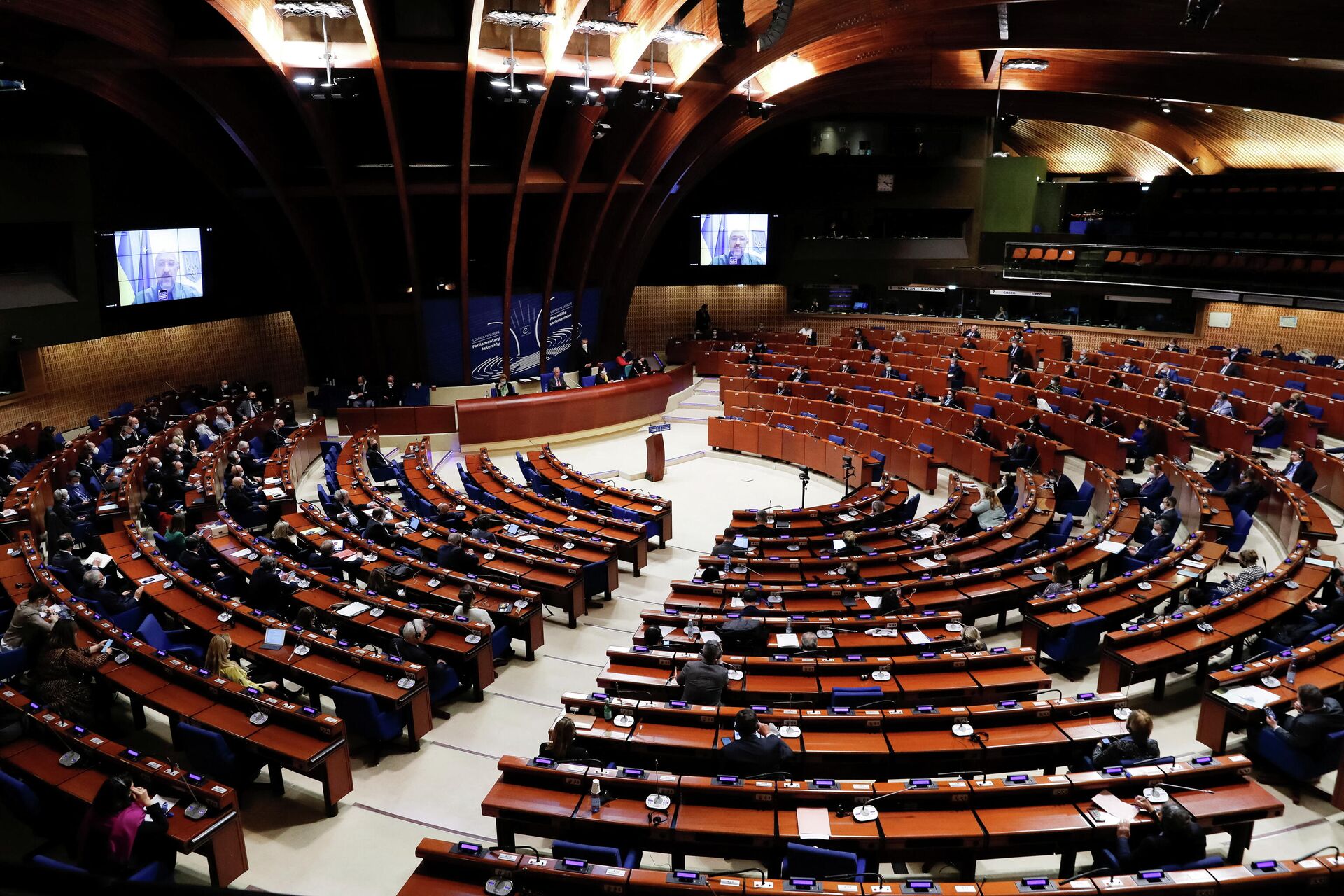 Primeiro-ministro ucraniano, Denis Shmygal, discursa na Assembleia Parlamentar do Conselho Europeu, em sessão extraordinária em Estrasburgo, França, 14 de março de 2022 - Sputnik Brasil, 1920, 16.03.2022