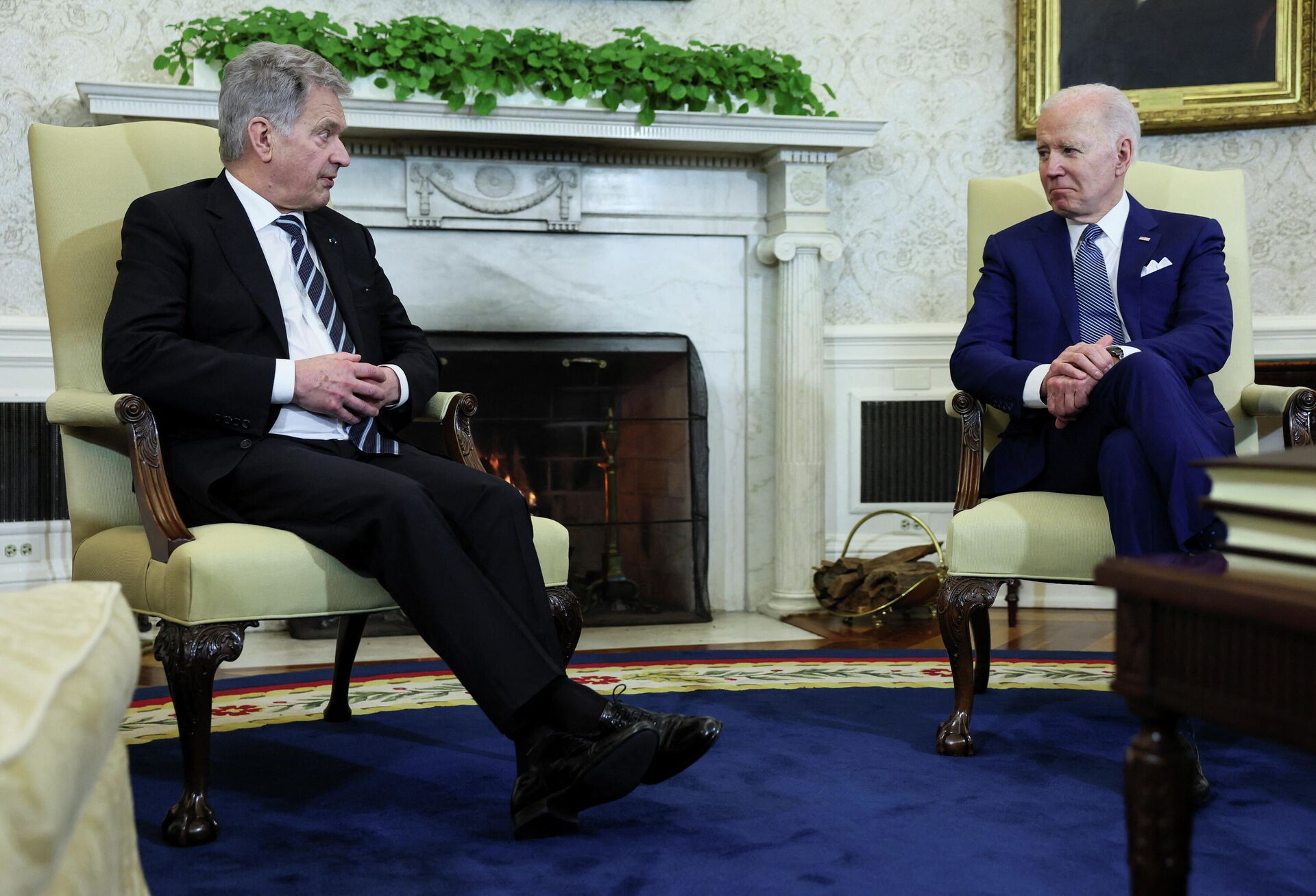 Presidente americano, Joe Biden, se reúne com o chefe de Estado finlandês, Sauli Niinisto, na Casa Branca, Washington, 4 de março de 2022 - Sputnik Brasil, 1920, 21.03.2022