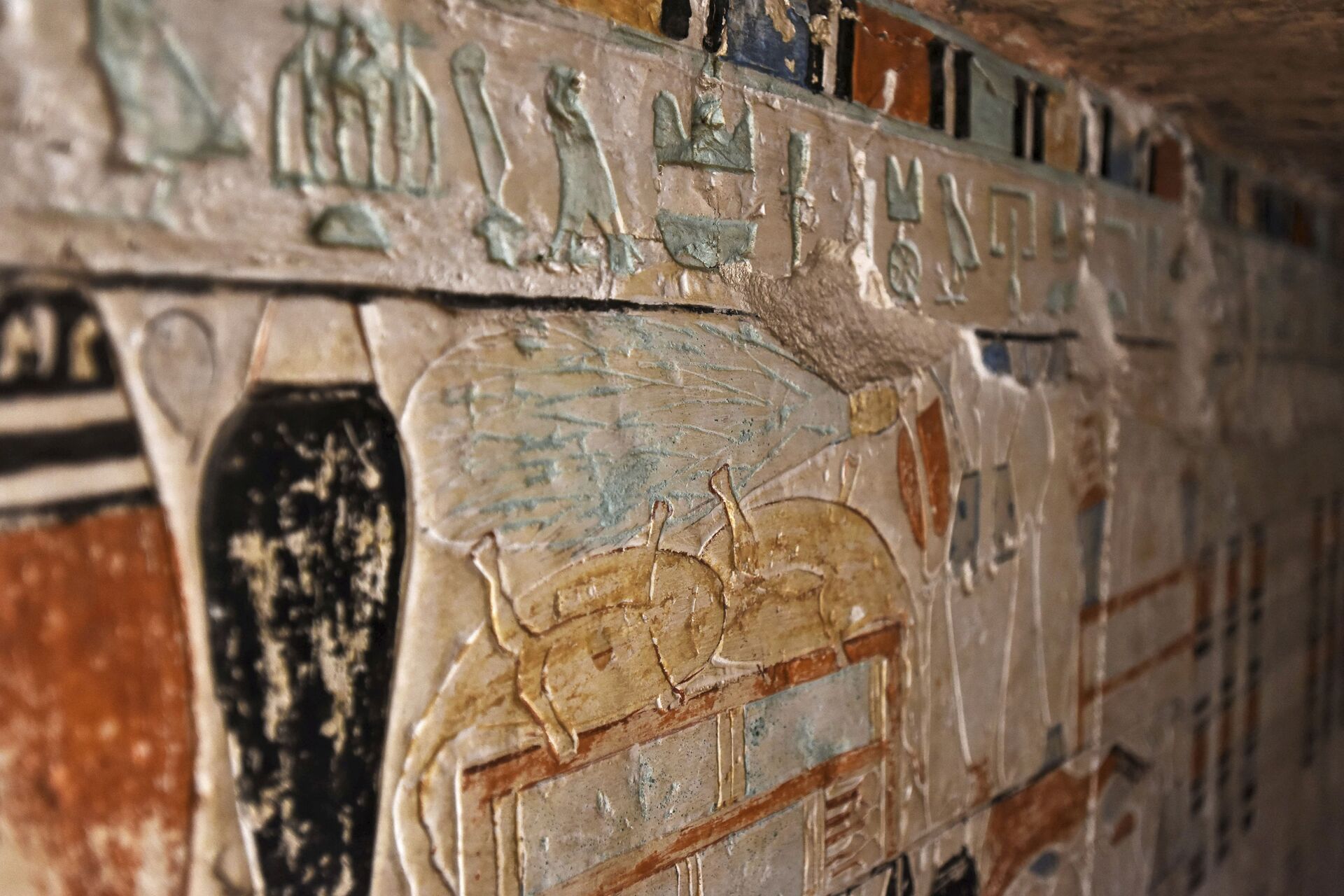 Detalhe de pinturas encontradas em túmulos no sítio arqueológico de Sacará, no Egito - Sputnik Brasil, 1920, 21.03.2022