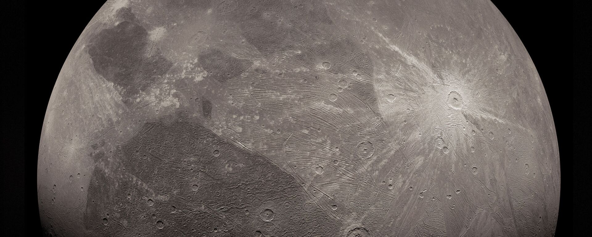 Novas imagens da maior lua de Júpiter revelam crateras desconhecidas - Sputnik Brasil, 1920, 21.03.2022