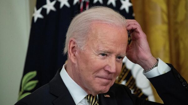 Em Washington, nos Estados Unidos, o presidente norte-americano, Joe Biden, gesticula durante evento na Casa Branca em 16 de março de 2022. - Sputnik Brasil