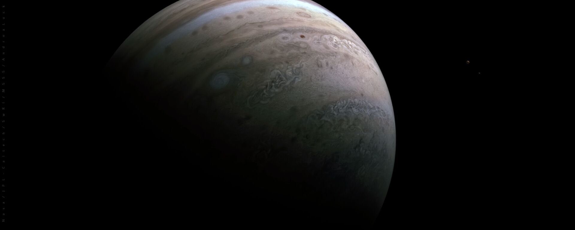 A missão Juno da NASA capturou essa visão do hemisfério sul de Júpiter durante o 39º sobrevoo da espaçonave no planeta, 12 de janeiro de 2022 - Sputnik Brasil, 1920, 27.03.2022