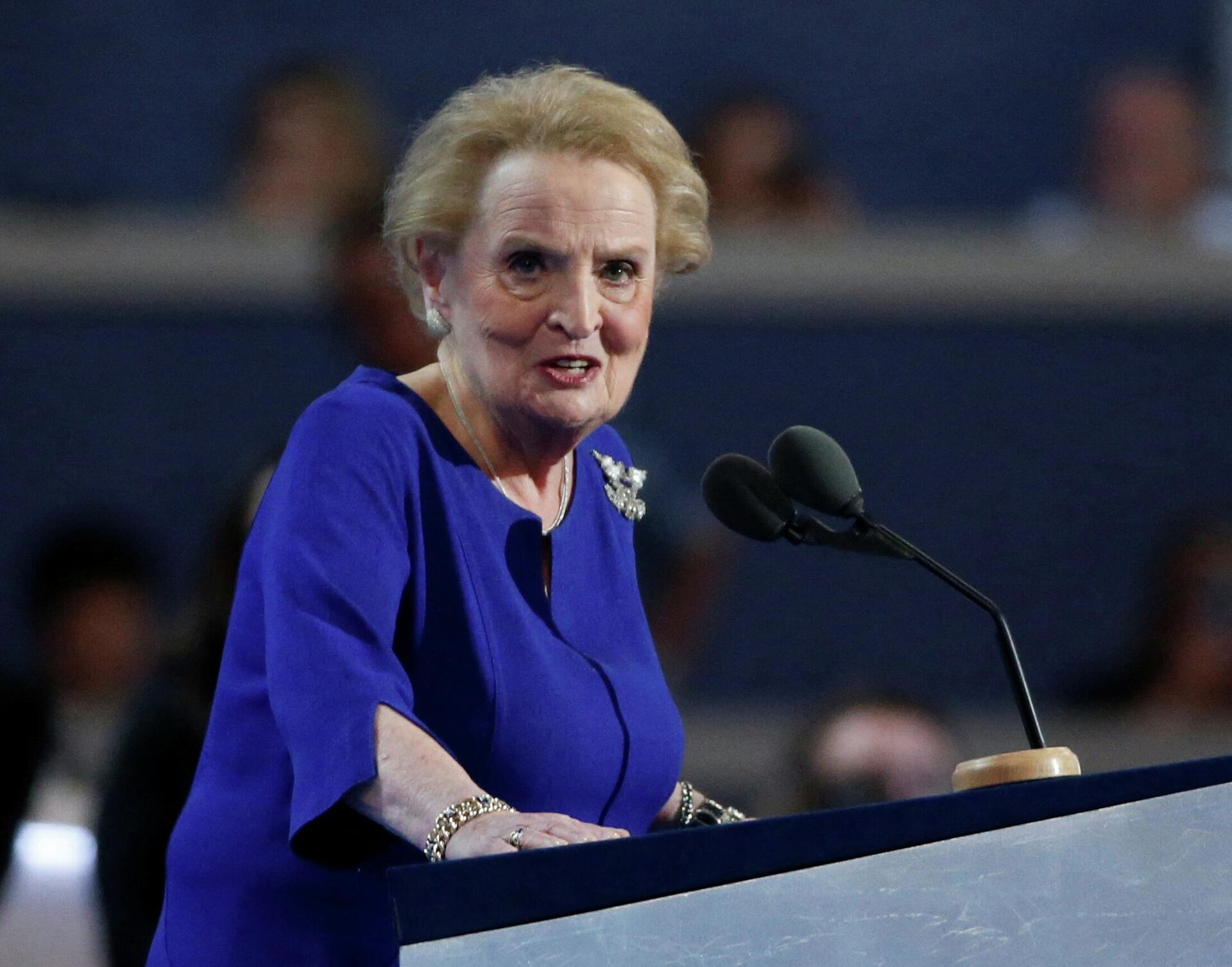 Na Pennsylvania, nos EUA, a ex-secretária de Estado norte-americana, Madeleine Albright, fala durante a Convenção Nacional Democrata, em 26 de julho de 2016 - Sputnik Brasil, 1920, 23.03.2022