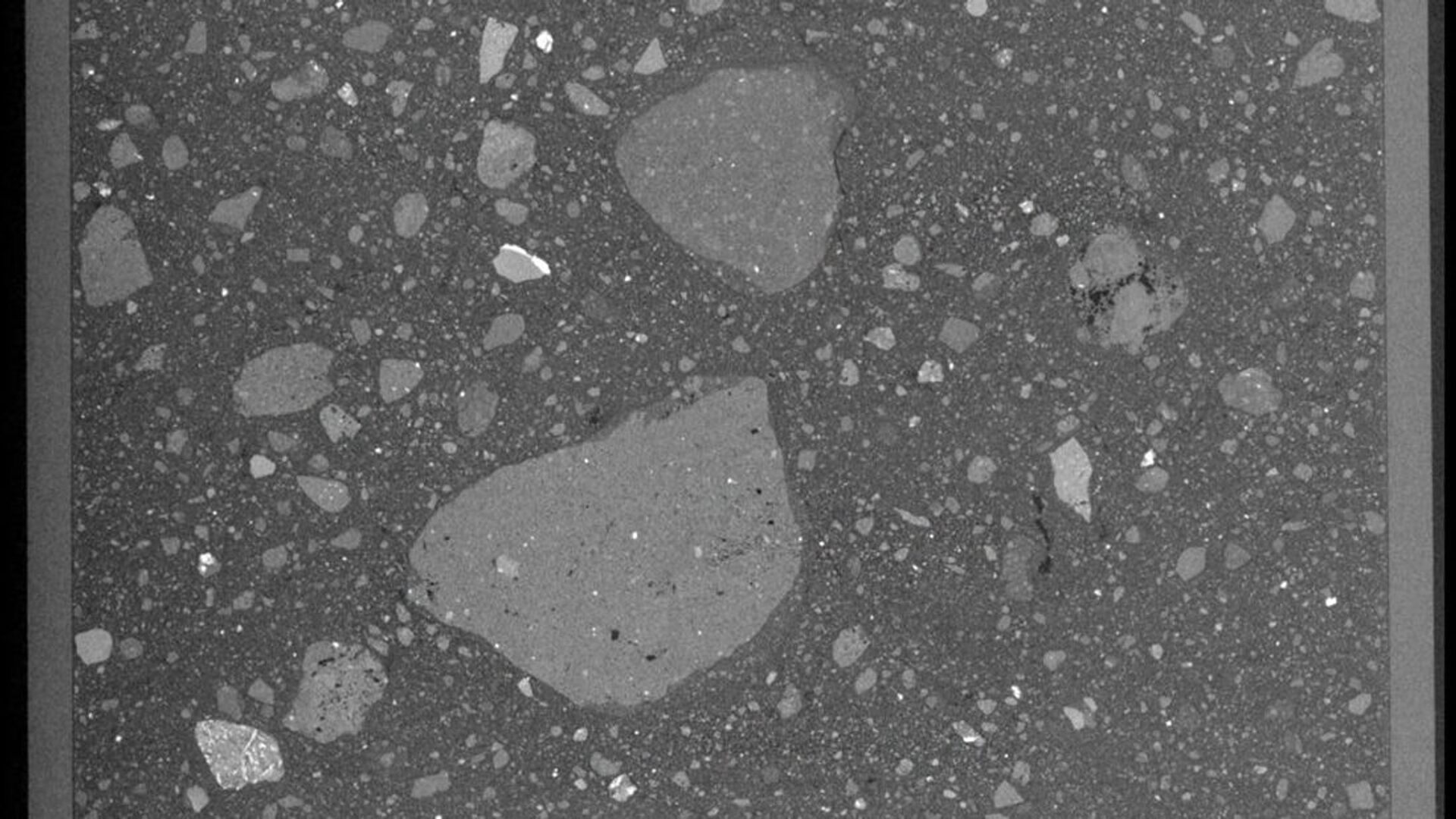 Imagem obtida por meio da tomografia computadorizada de raios X da amostra do solo lunar 73001 - Sputnik Brasil, 1920, 25.03.2022