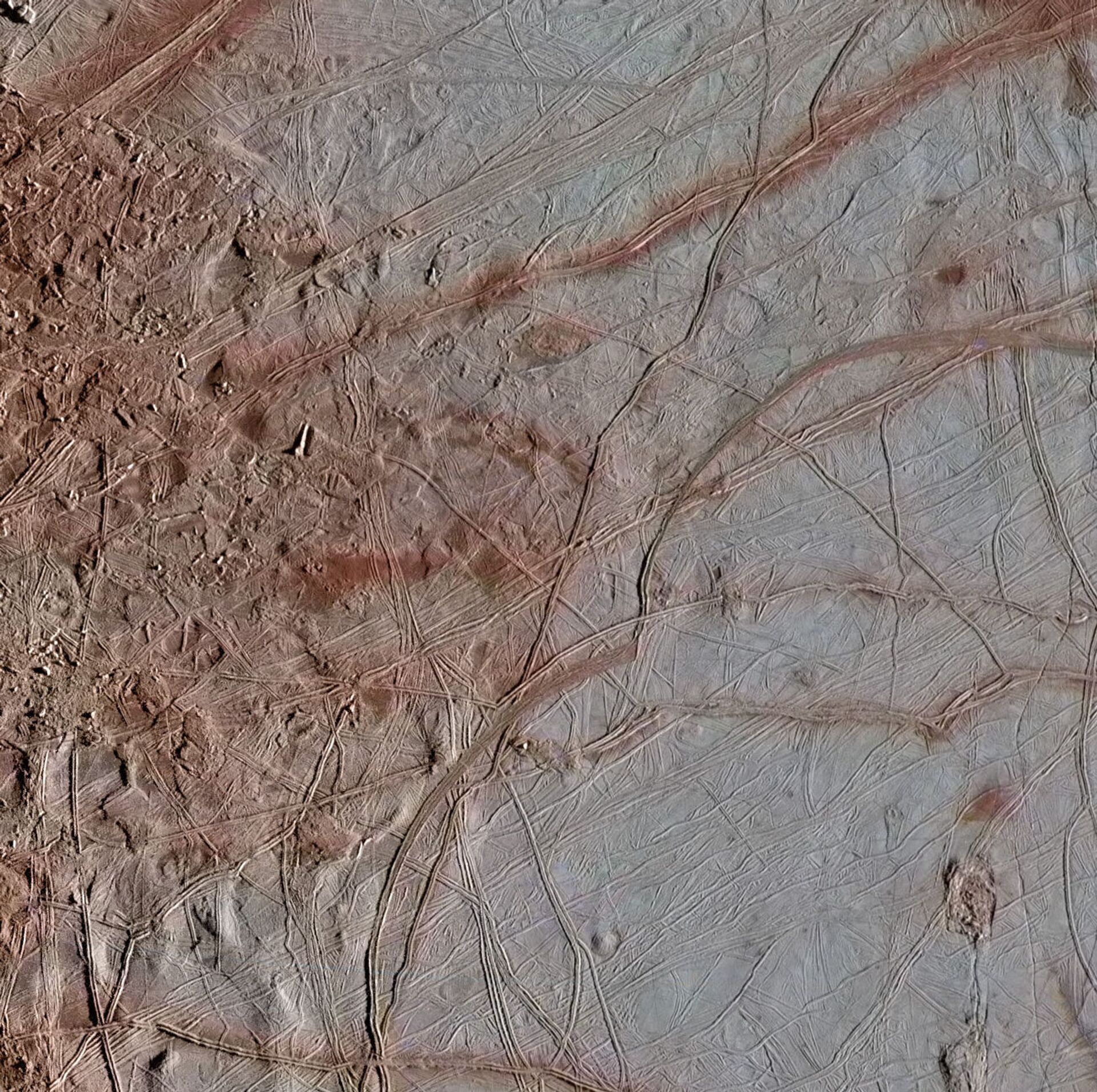 Terreno acidentado da Europa, uma das 80 luas de Júpiter - Sputnik Brasil, 1920, 25.03.2022