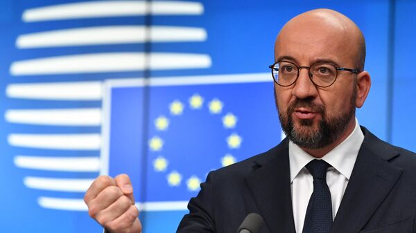 O presidente do Conselho Europeu, Charles Michel, gesticula enquanto fala com a imprensa durante cúpula da União Europeia (UE) em sua sede, em Bruxelas, em 25 de março de 2022. - Sputnik Brasil
