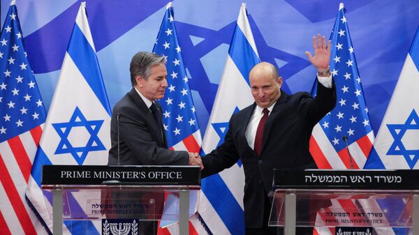 Primeiro-ministro de Israel, Naftali Bennett, e secretário de Estado dos EUA, Antony Blinken, durante coletiva de imprensa em Jerusalém, 27 de março de 2022 - Sputnik Brasil