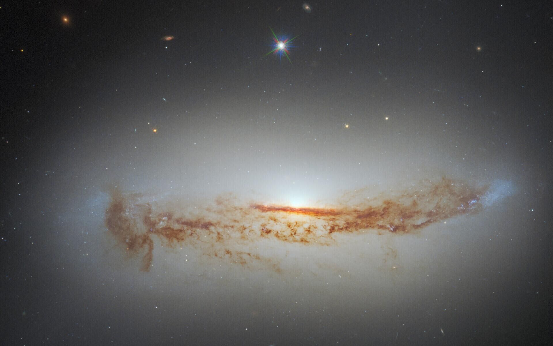 Hubble revela galáxia Seyfert a 110 milhões de anos-luz na constelação de Peixe do Sul
 - Sputnik Brasil, 1920, 28.03.2022