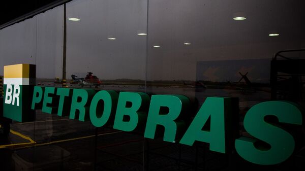 Logotipo da Petrobras no Aeroporto Internacional de Cabo Frio. - Sputnik Brasil